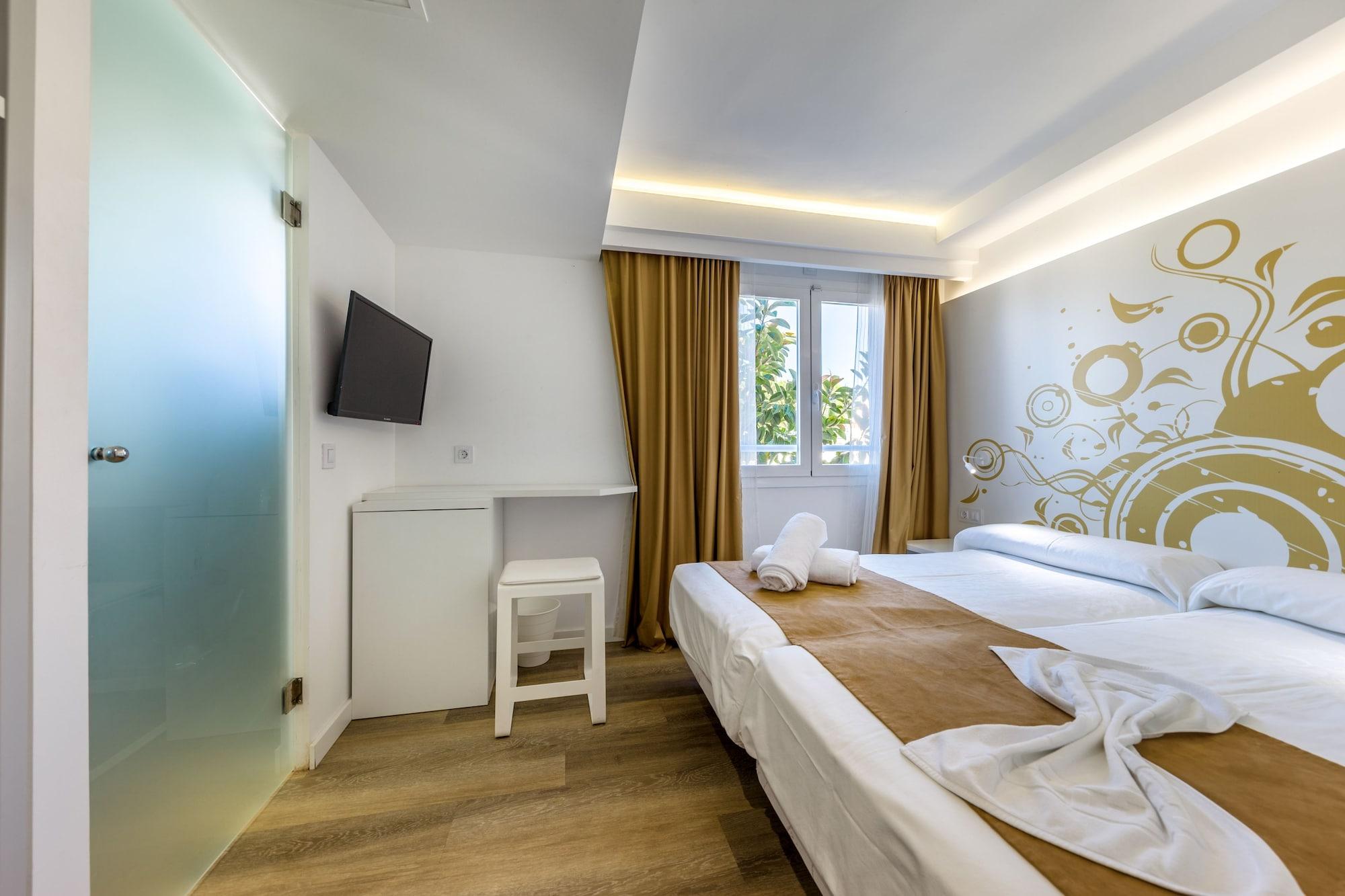 Welikehotel Triton Beach (Adults Only) Cala Ratjada  Esterno foto