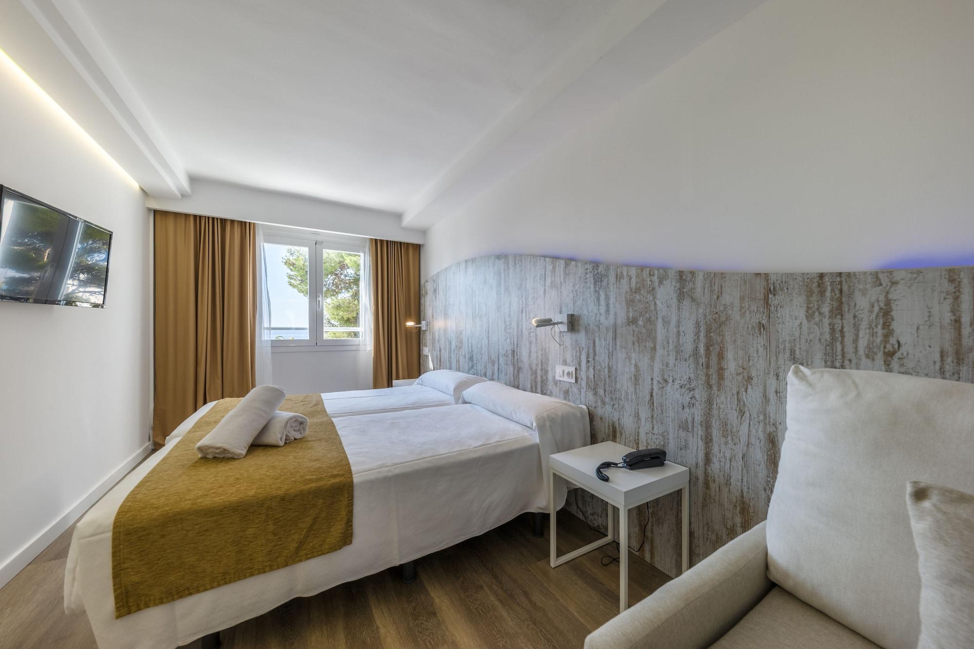 Welikehotel Triton Beach (Adults Only) Cala Ratjada  Esterno foto