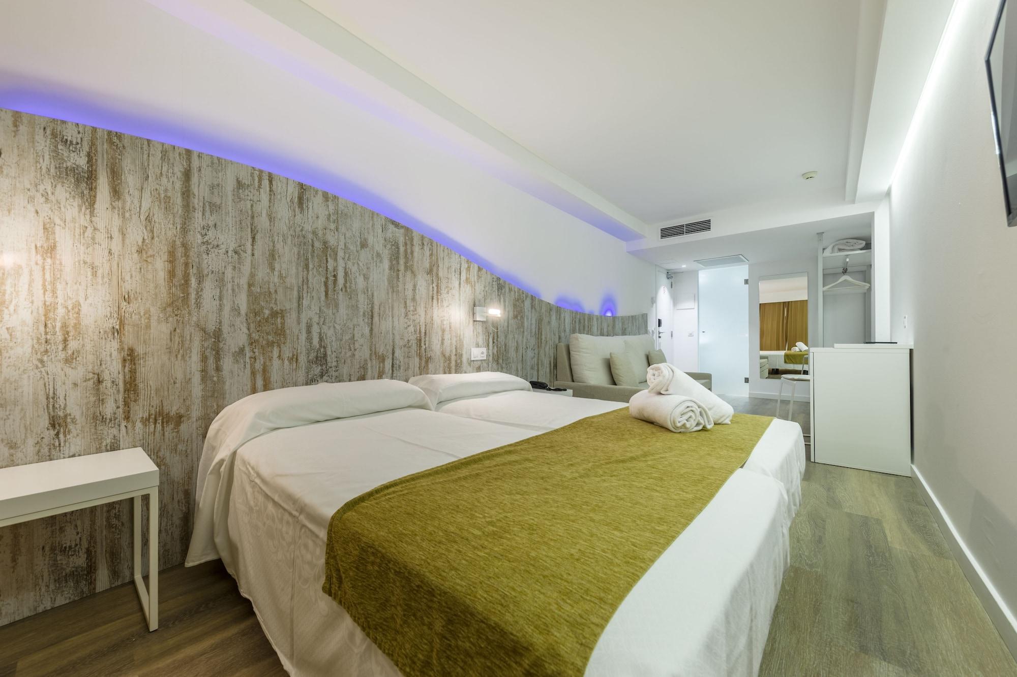 Welikehotel Triton Beach (Adults Only) Cala Ratjada  Esterno foto