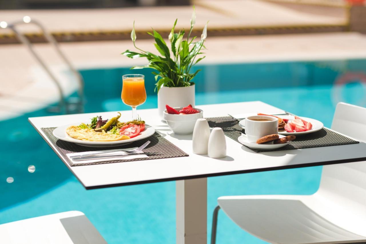 Welikehotel Triton Beach (Adults Only) Cala Ratjada  Esterno foto